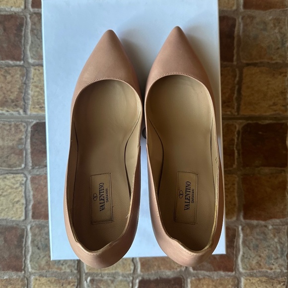 Valentino Garavani Extreme Heel Nappa Pump - Picture 11 of 16